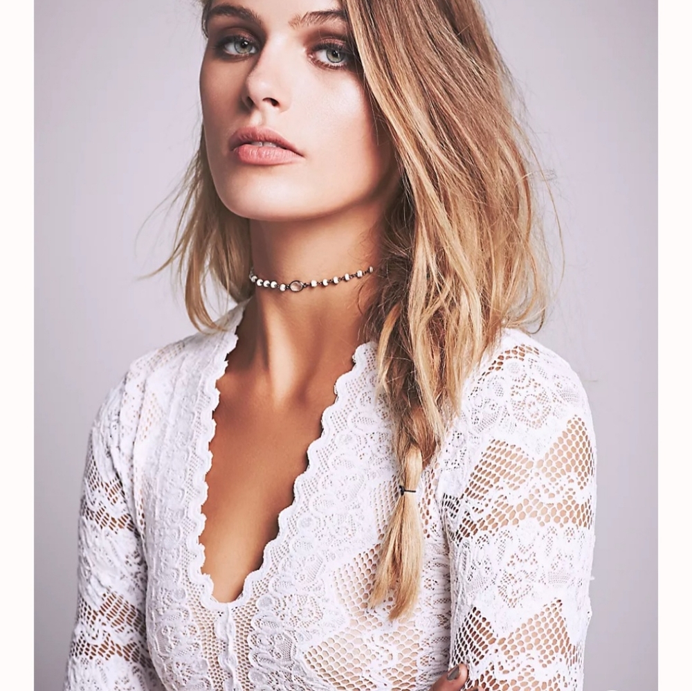 Choker necklace